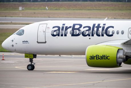 Air Baltic A220