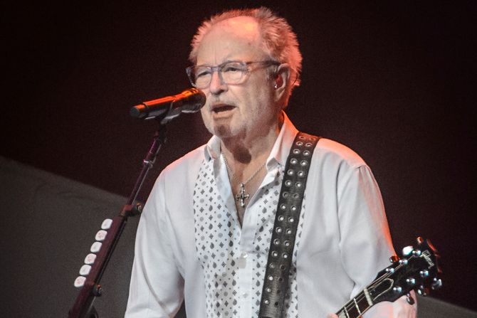 MICK JONES MICK JONES