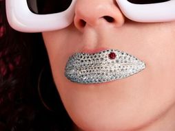 Šljokičava maska za herpes na usnama  Jewelled lips