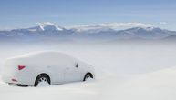 Ovaj automobil može da otrese sneg sa sebe, pogledajte kako to izgleda