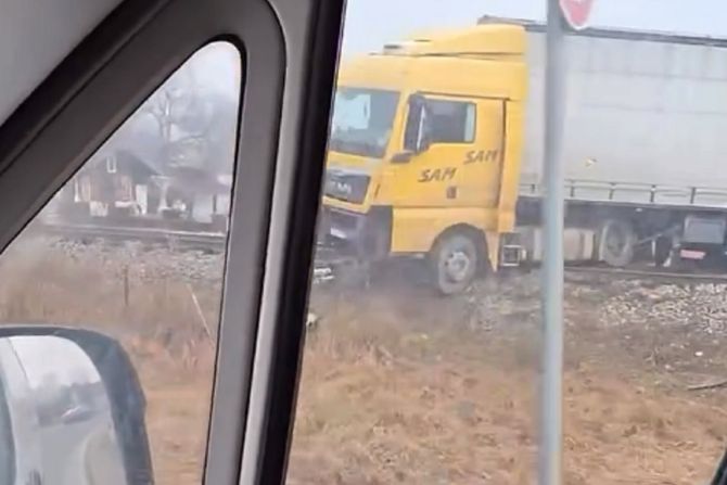 Kamion nesreća Kamion nesreća