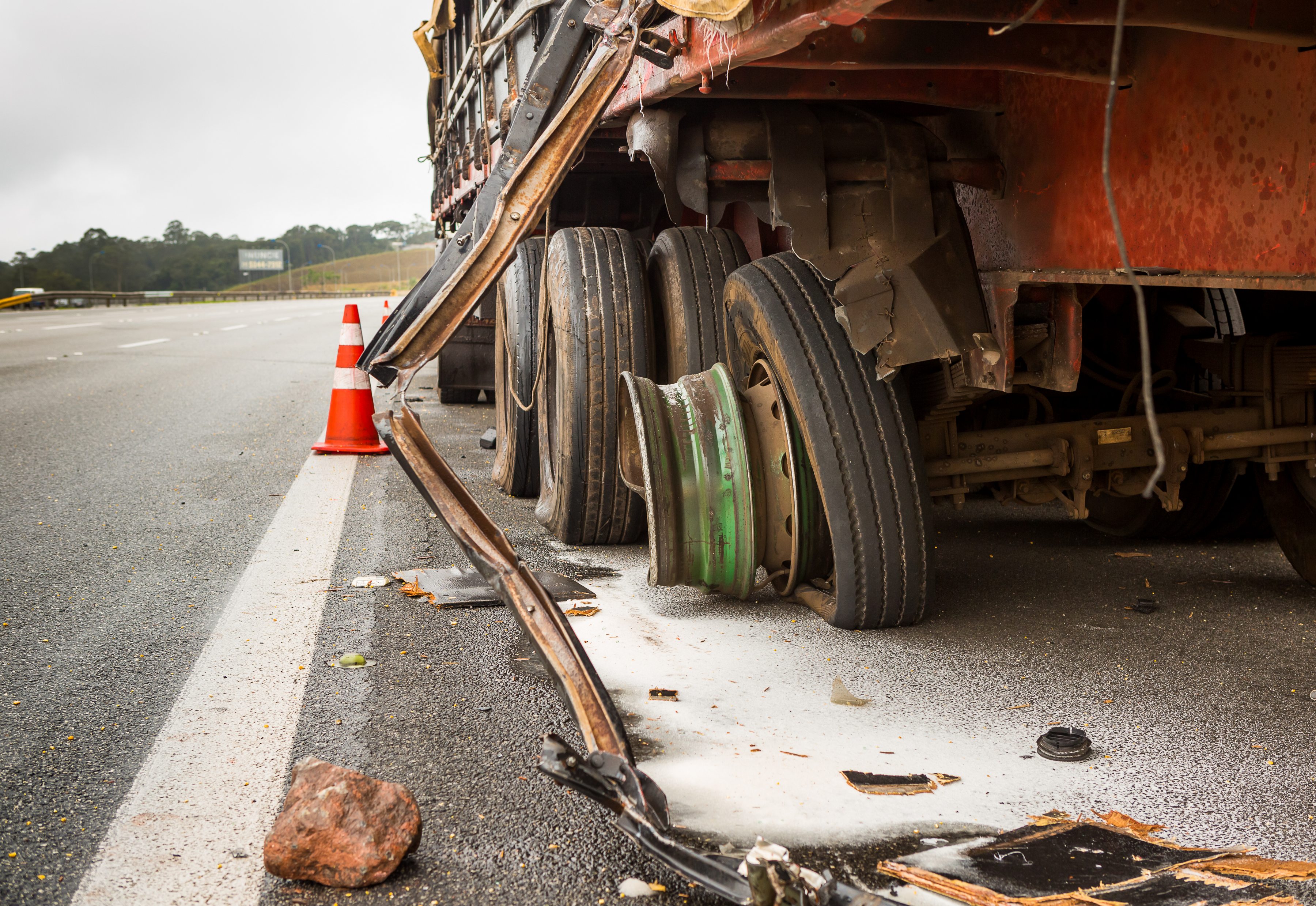 Jeziva nesreća na jugu Srbije: Prevrnuo se kamion, pa prignječio čoveka!