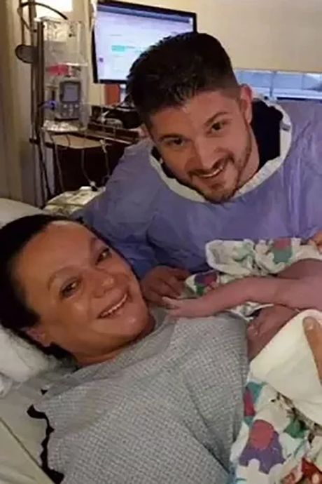 mama i novorođenče