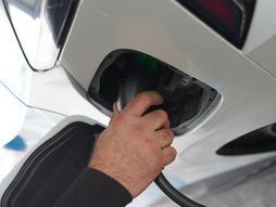 Premier taxi elektricna vozila