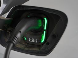 Premier taxi elektricna vozila