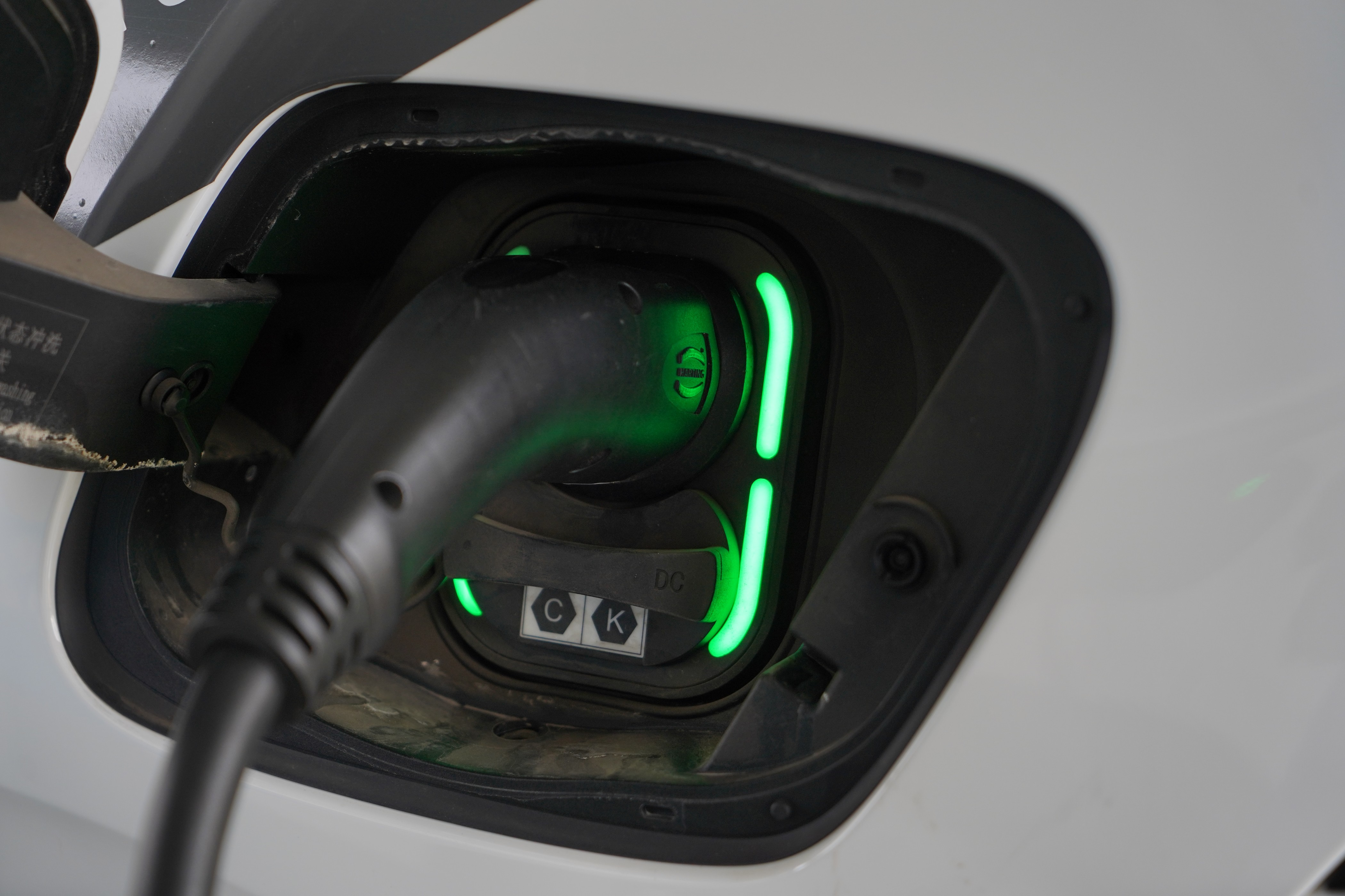 Promene u lancu snabdevanja: Koje izazove i prilike donosi razvoj e-mobilnosti za domaće firme