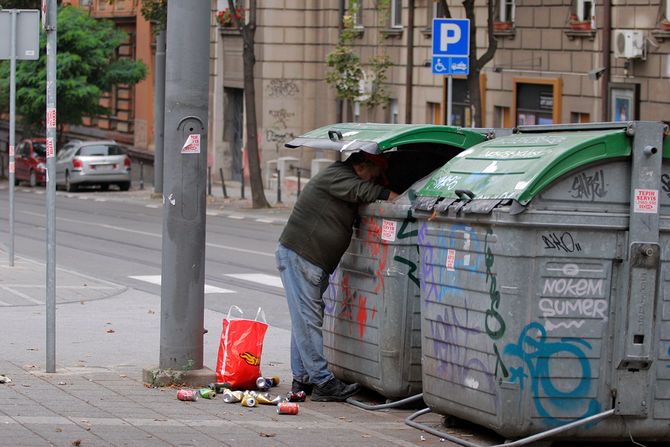 Beskućnik, Kontejner, Besparica, Prosjak, Smeće