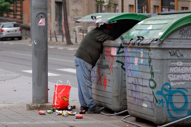 Beskućnik, Kontejner, Besparica, Prosjak, Smeće