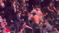 Masovna UFC tuča kakvu niste videli: Navijač brutalno "patosirao" dvojicu, ostali se uključili, nastao haos