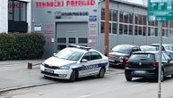 Vozač "forda" prešao u suprotnu traku i izazvao karambol kod Vrčina: Na mestu ostao mrtav, jedna osoba teško