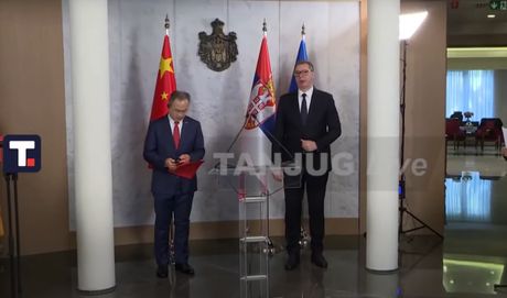 Predsednika Srbije Aleksandar Vučić i ambasador NR Kine