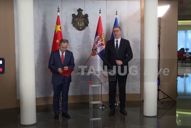 Predsednika Srbije Aleksandar Vučić i ambasador NR Kine