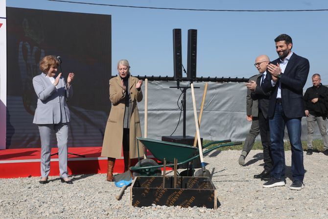 Torlak, Polaganje kamena temeljca za novu zgradu