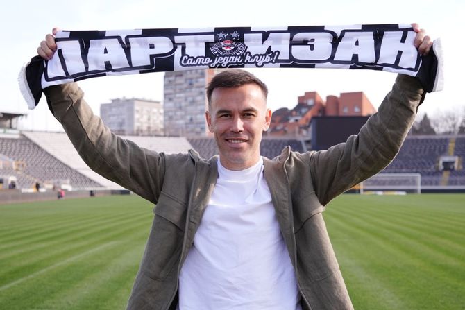 Bibras Natho, FK Partizan