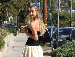 Alexis Ren Aleksis Ren