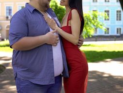 krupan muškarac, mršava žena