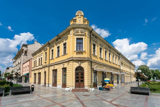 Valjevo, Dom vojske ipak biblioteka