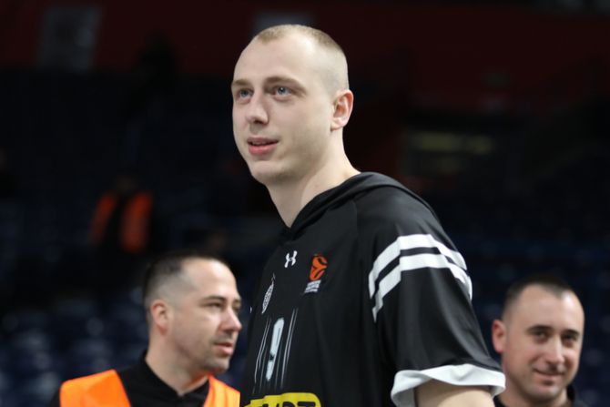 Košarka Evroliga KK Partizan KK Efes Alen Smailagić