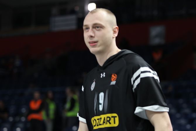 Košarka Evroliga KK Partizan KK Efes Alen Smailagić