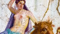 Kako je Zevs, u obličju bika, oteo i silovao tirsku princezu Evropu