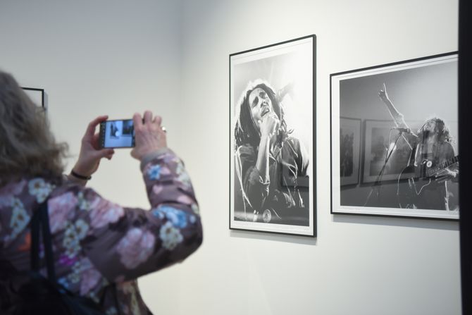 Otvorena izložba rok fotografija “HEROES: Hajsbert Hanekrot i Goranka Matić” u Galeriji DOTS