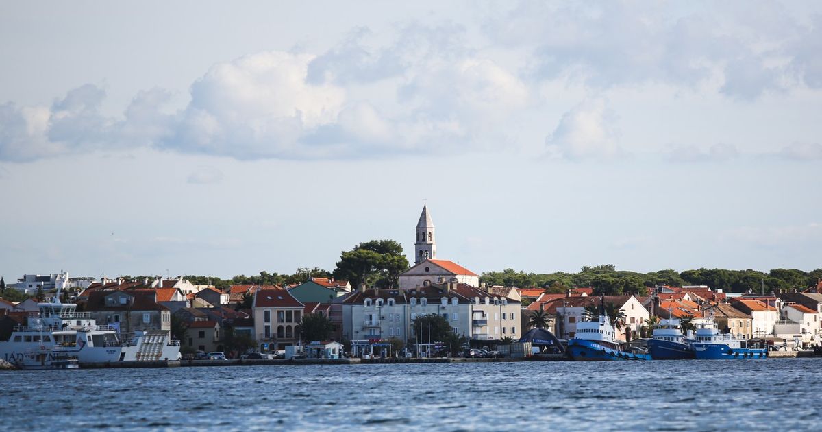 U Hrvatskoj se prodaje kuća tik uz more: Cena je NEVEROVATNO NISKA, agenti poručuju: "Ovo se retko viđa!"