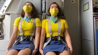 Evo zašto stjuardese pri poletanju aviona sede na rukama: Razlog šokirao sve! "Ovo je veliki stres"