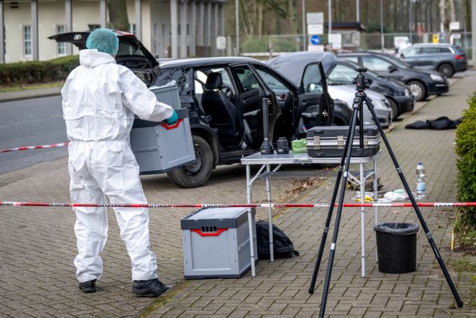 Nemačka policija, vojnik, masakr u porodičnoj kući