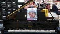 Alon hteo da poseti Srbiju, a onda je otet: Žuti klavir postavljen u Beogradu u čast mladog pijaniste