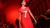 Georgina od Ronaldovog potpisanog dresa napravila haljinu i izdominirala na pisti