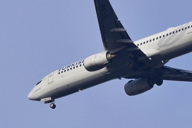 Turkish Airlines THY Boeing 737