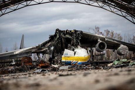AN-225 uništen