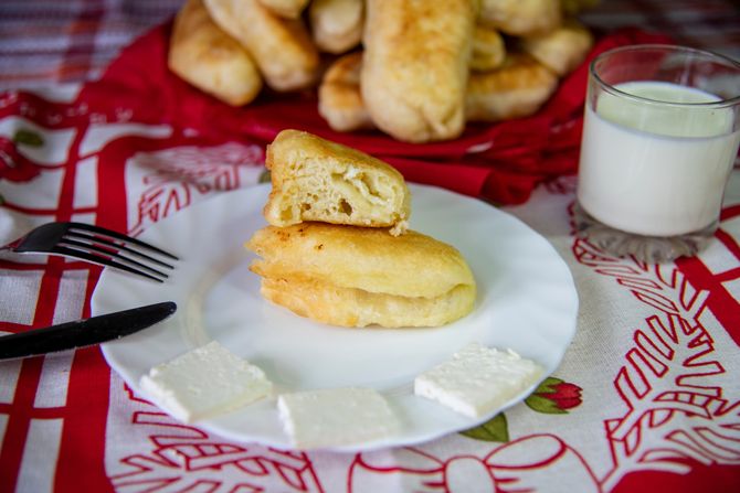 uštipci, doručak, kriška sira, domaćinski doručak, uštipak uštipci, doručak, kriška sira, domaćinski doručak, uštipak