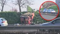 Prvi snimak jezive nesreće kod "Laste": Automobil smrvljen kao pregažena limenka