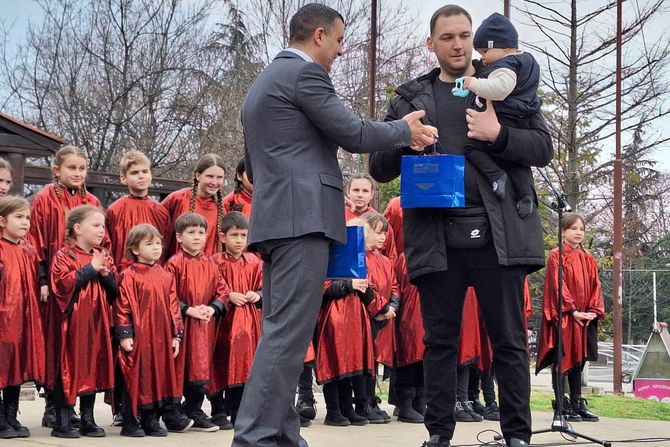 Grad Niš dodelio zlatnike dečacima koji se zovu Konstantin