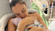 Porodila se "Čudesna žena"! Oglasila se iz bolnice sa bebom u naručju: "Nije bilo lako, ali uspele smo"