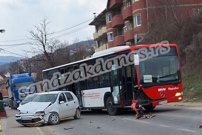 Novi Pazar sudar saobraćajna nesreća automobila sa autobusam