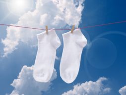 bele čarape, čiste bele čarape, čarape, sušenje veša