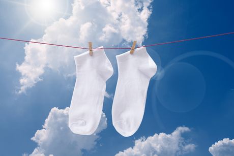 bele čarape, čiste bele čarape, čarape, sušenje veša