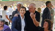 "Ustoličenje" Ane Brnabić proslavićemo trubačima: Kablarci ovako čestitaju novoj predsednici Skupštine Srbije