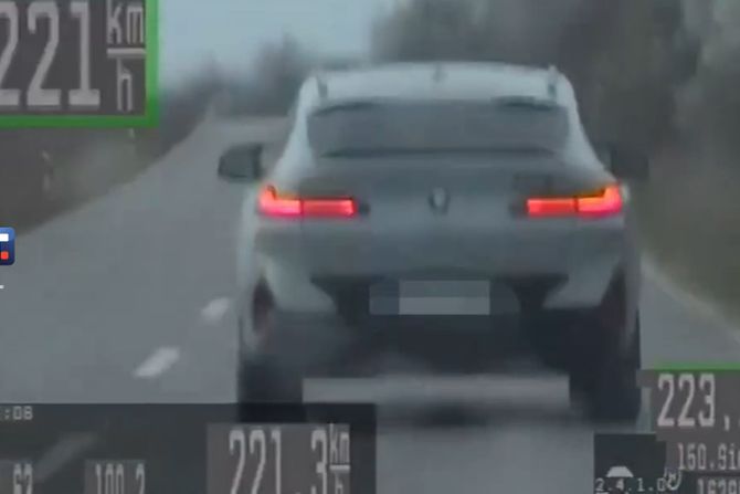 Teror u BiH! “Upucaju auto usred vožnje i umreš” A onda stiže BMW – Novosti Teror u BiH! “Upucaju auto usred vožnje i umreš” A onda stiže BMW – Novosti