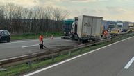 Probio ogradu auto-puta i uleteo u kontrasmer: Još jedna nesreća na srpskim putevima