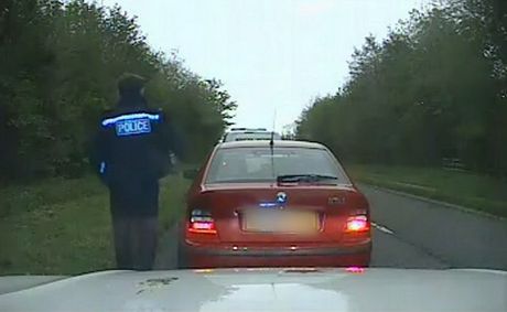 Engleska policija zaustavila sumnjiv automobil