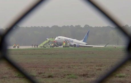 Hjuston,  nesreća aviona Junajted erlajnsa skliznuo je sa piste na međunarodnom aerodromu Džordž Buš
