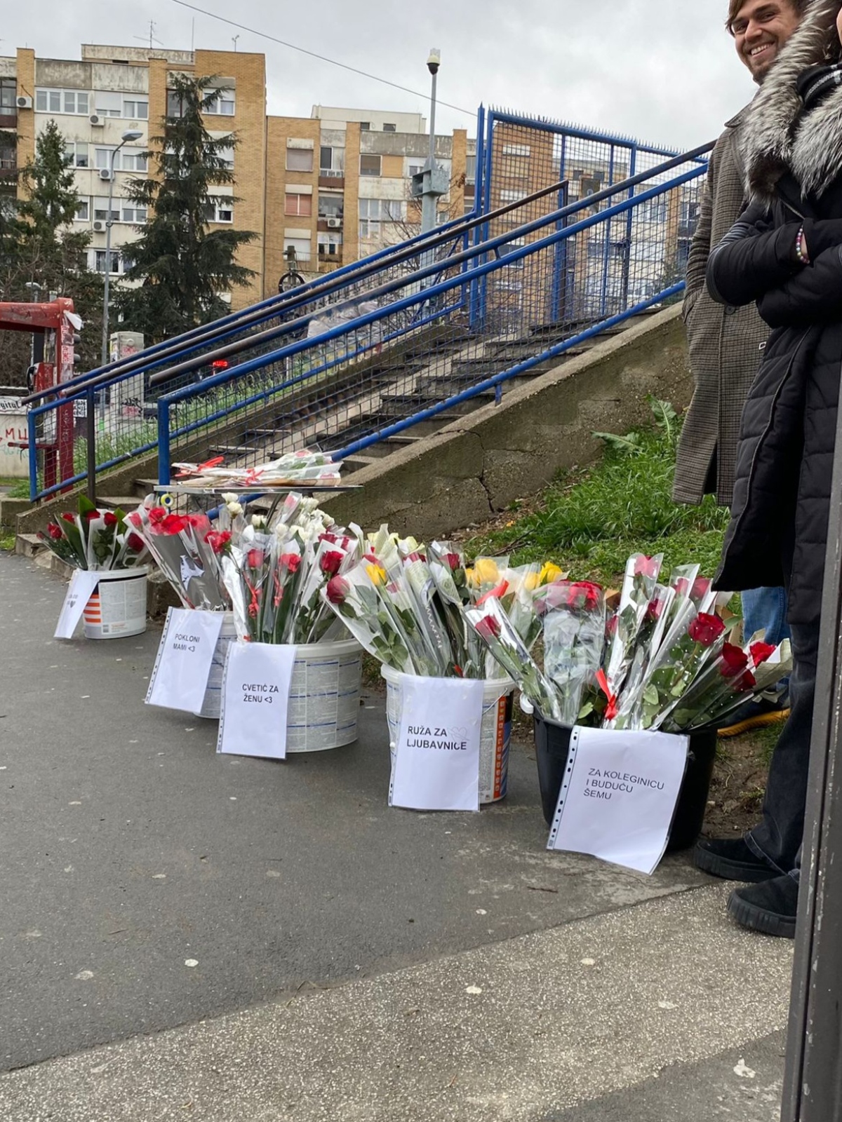 Džabe joj kupujete ružu za Osmi mart ako joj ostala 364 dana glumite dete: Naša novinarka o surovoj istini