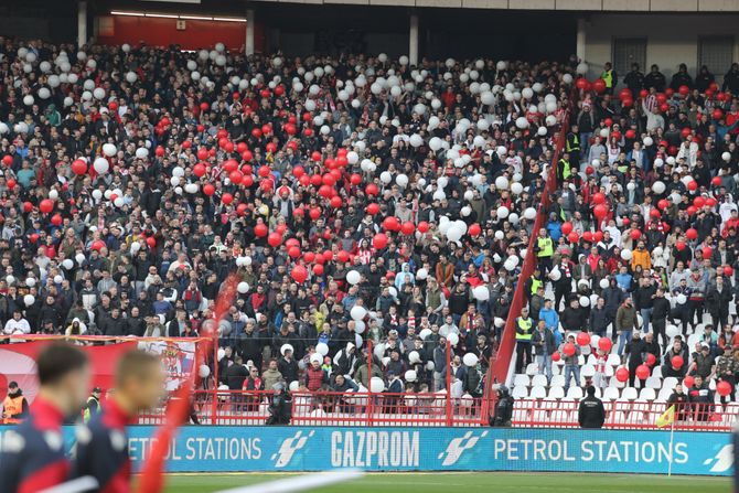 FK Crvena zvezda - FK Partizan 172. večiti derbi navijači