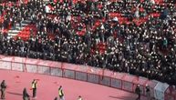Grobari lome stolice na Marakani: Navijači Partizana odmah napravili haos, a derbi nije ni počeo!