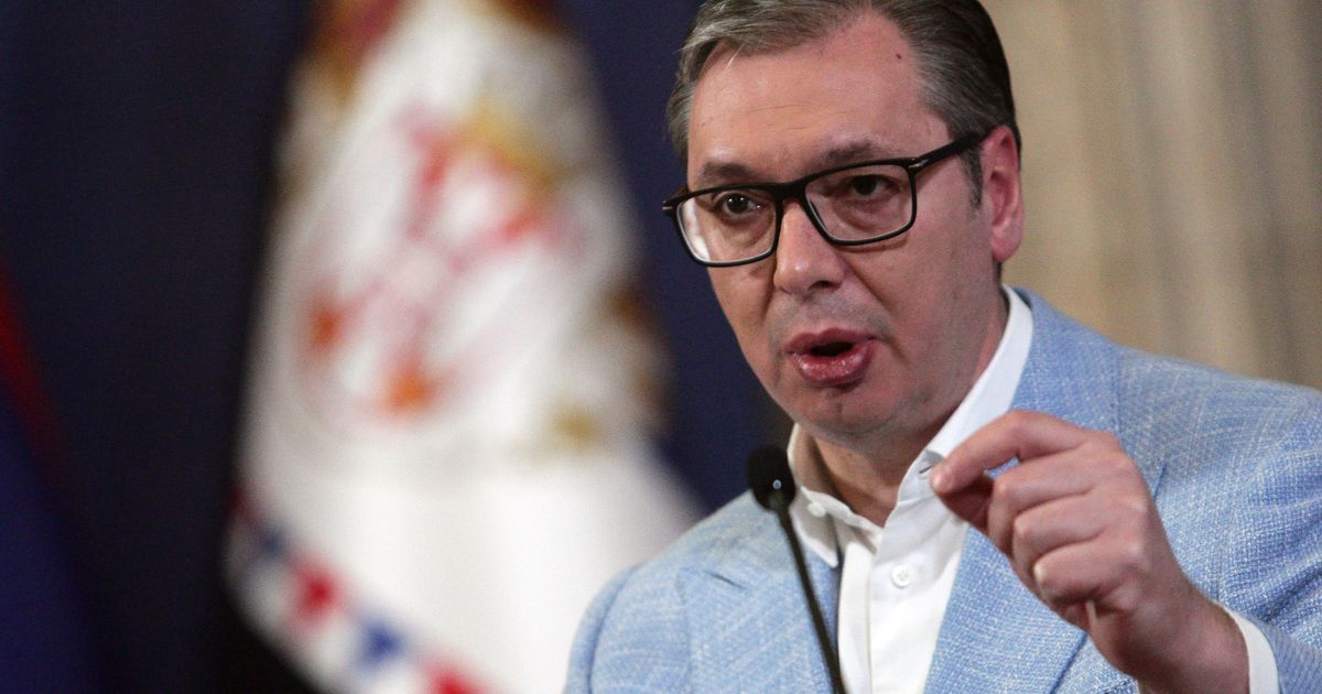 Vučić u Parizu: Predsednik završio sastanak sa Laršeom, večeras susret sa Makronom