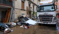 Klizišta i poplave u Italiji: U Rimu pao kameni zid, automobili zatrpani, putevi zatvoreni, ljudi evakuisani
