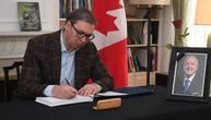 Vučić se upisao u knjigu žalosti povodom smrti bivšeg premijera Kanade Malrunija